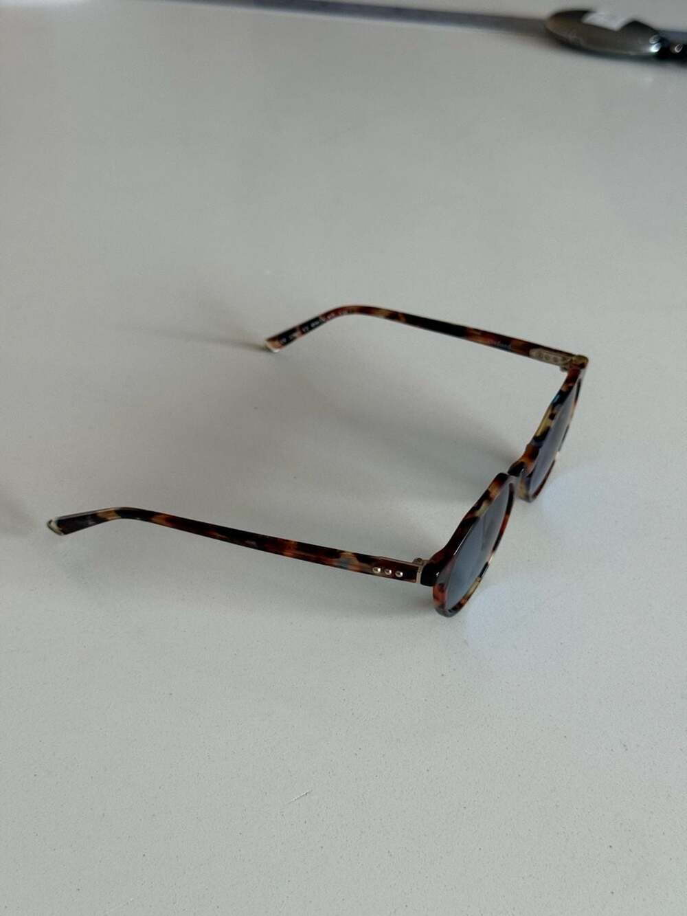 Taylor Morris Oxford Taxi Tortoise Sunglasses with Blue Lenses - Picture 2 of 6